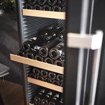 liebherr-CFSW23_SelfClosing Door with EasyFill loading aid